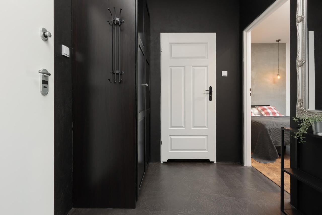 Stylish & Trendy 1 Bedroom Apartment Wola With Parking By Renters Warsaw Ngoại thất bức ảnh